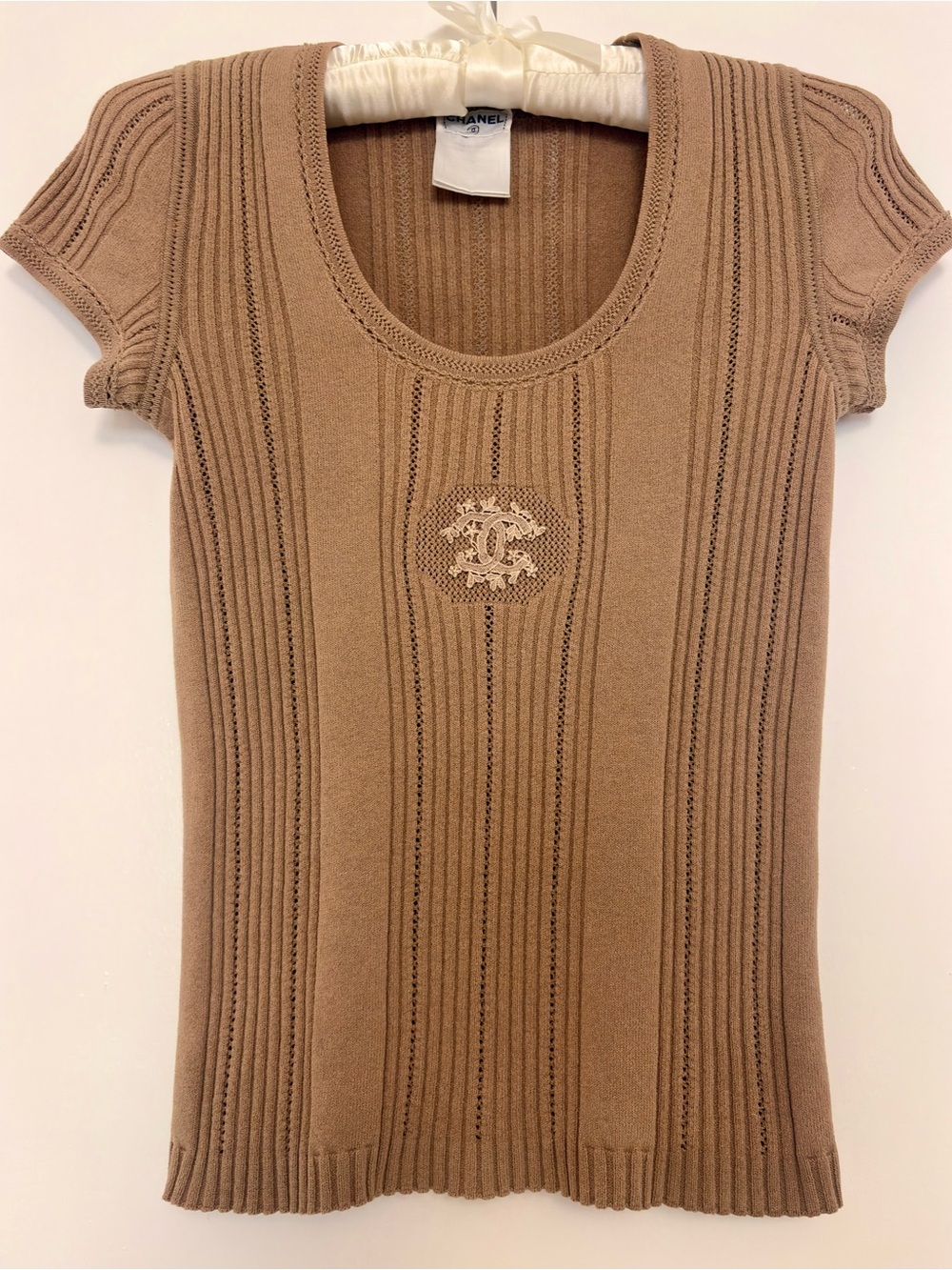 CHANEL Vintage Ribbed Knit Short Sleeve Top Beige Brown CC Logo
